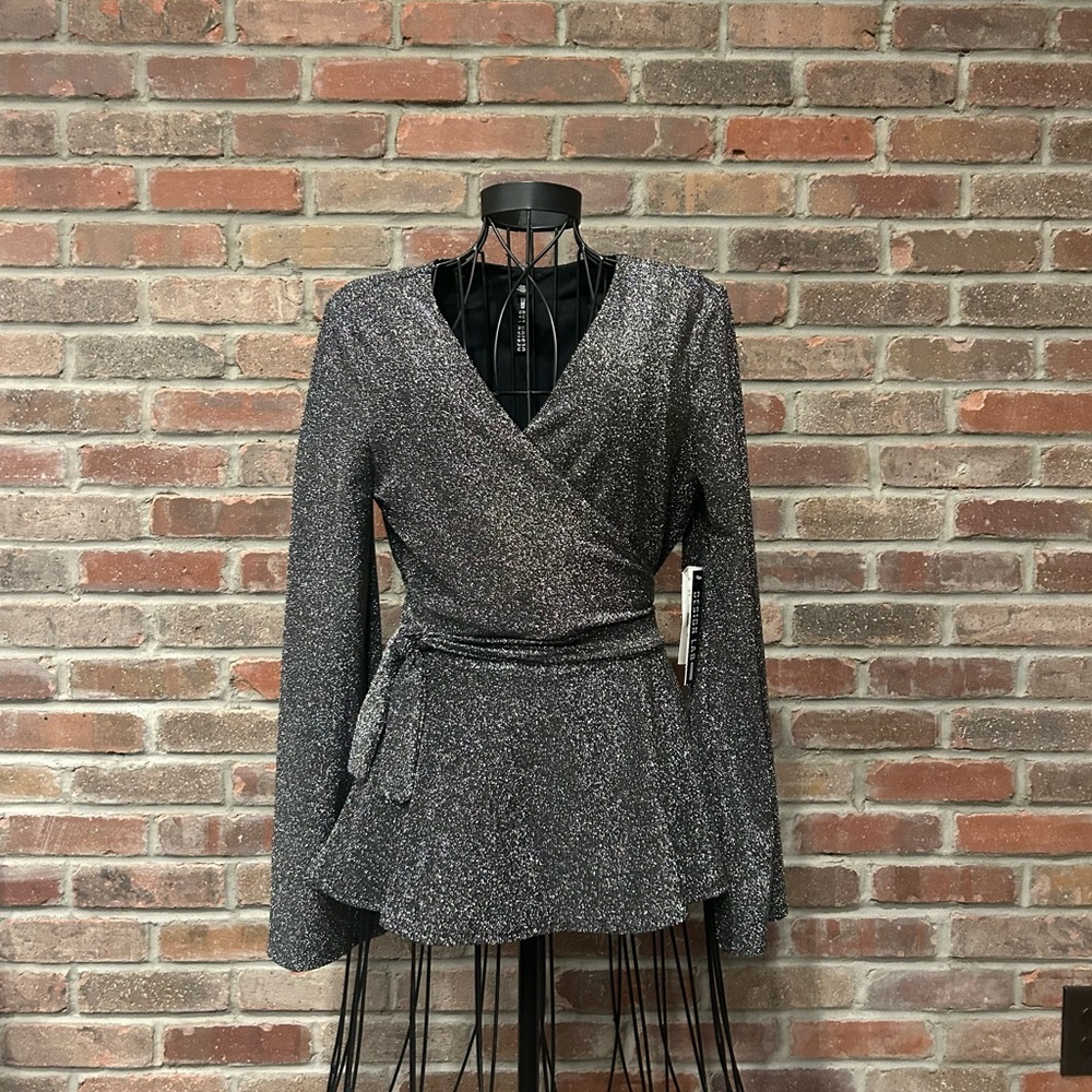 Design Lab Silver Threading w/ Black Background Wrap Size Medium
